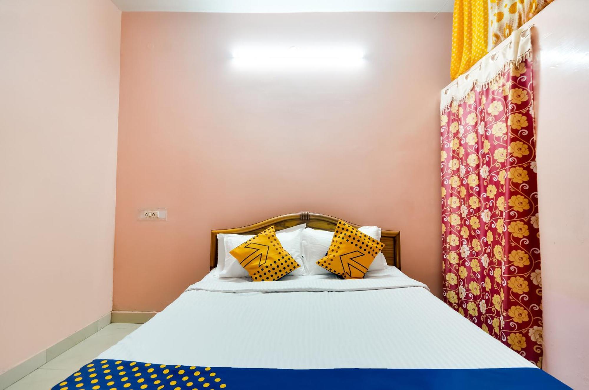 Hotel O Sri Murugan Lodge Coimbatore Esterno foto